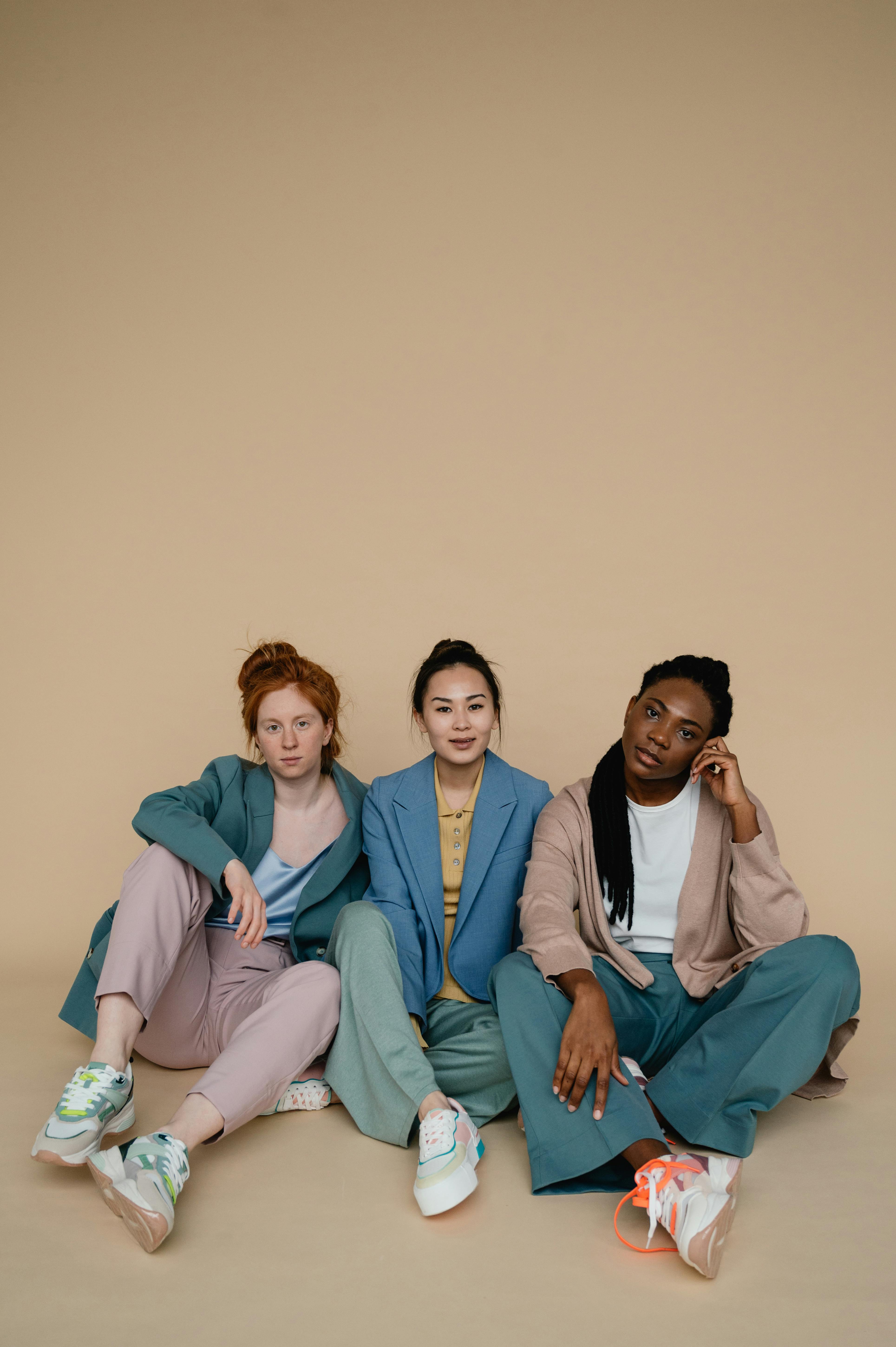 高清影视推荐封面：制作灯光与氛围图